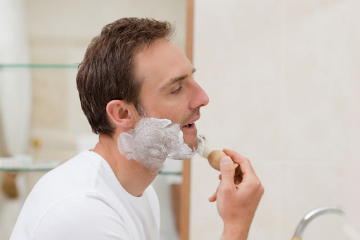 A shaving brush provides you with many advantages. 